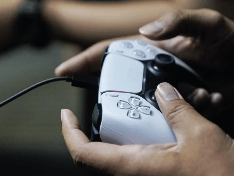 PlayStation patenta un control que permite pagar con NFC.